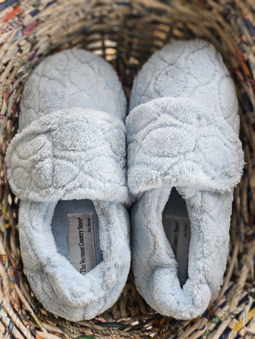New No Tag The Vermont Country Store Sculpted Powder Blue Faux Fur Slippers 6M